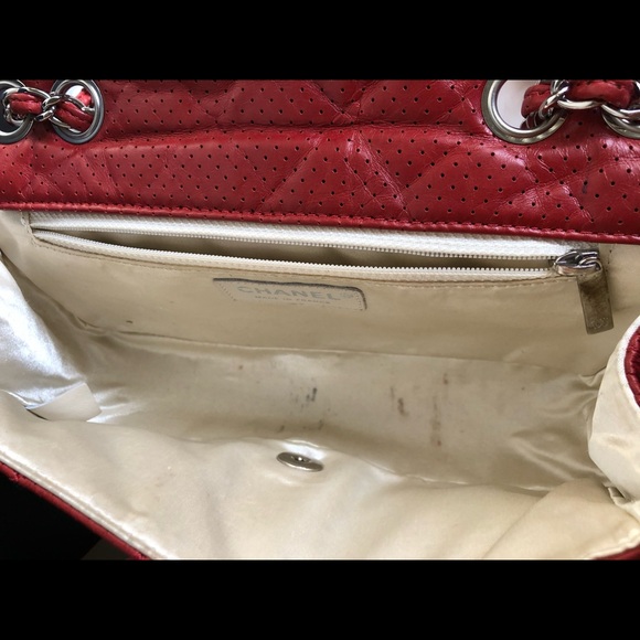 CHANEL RED 2.55 TIMELESS DOUBLE SILVER CHAIN BAG perforated leather - Picture 7 of 12